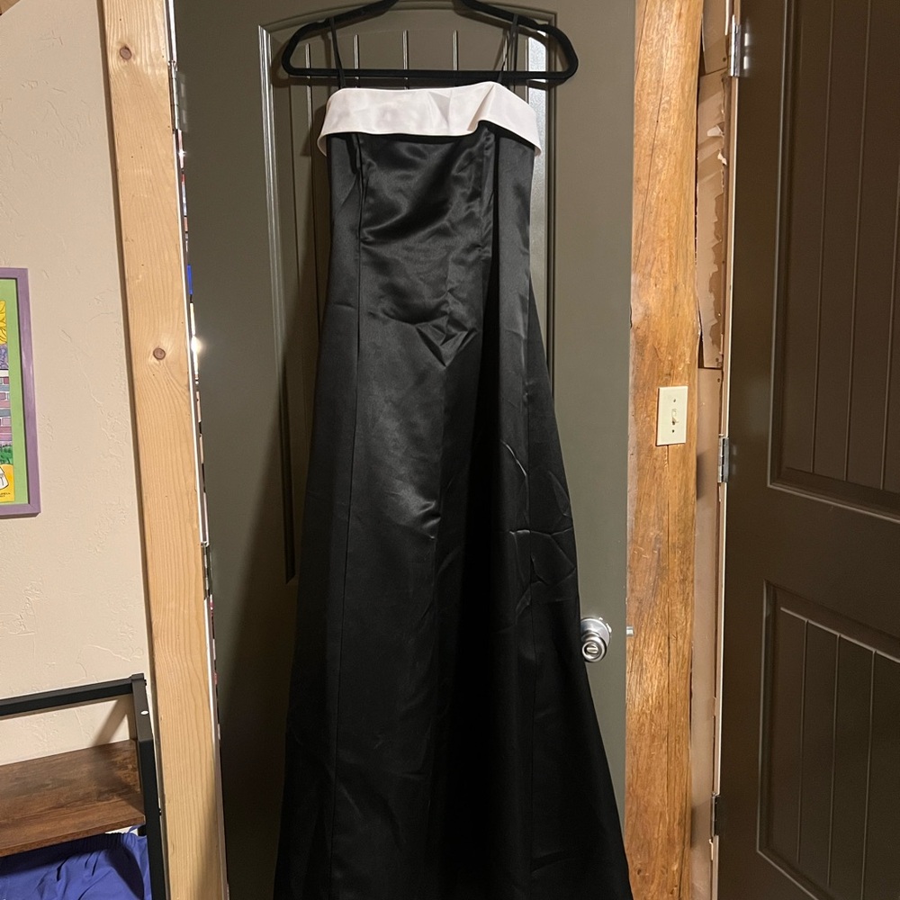 Strapless prom dress black and white 00s